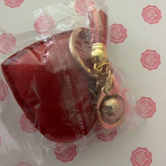 Red sequin heart charm keychain New - Picture 3 of 3